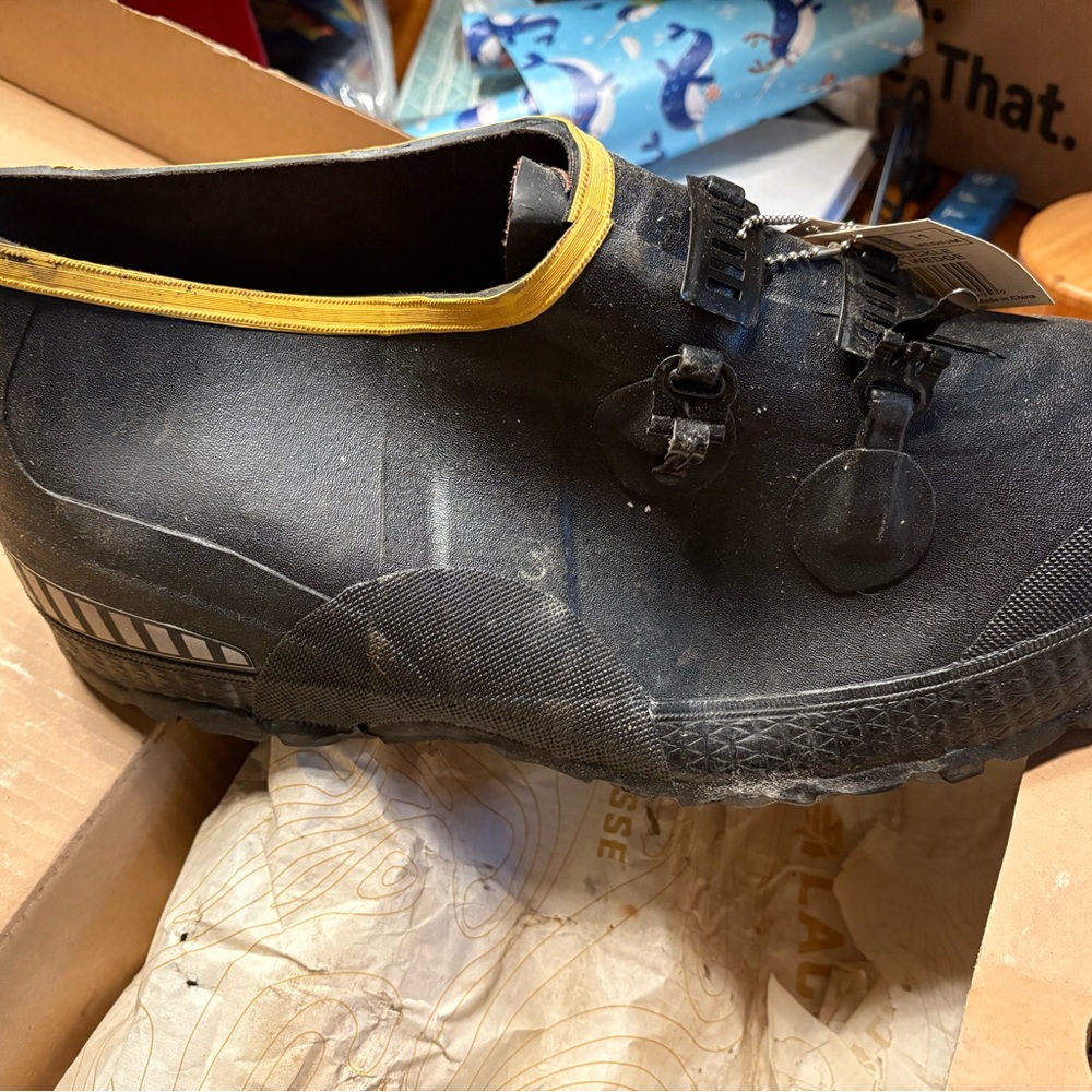 LaCrosse Black Men's buckle overshoe 5”